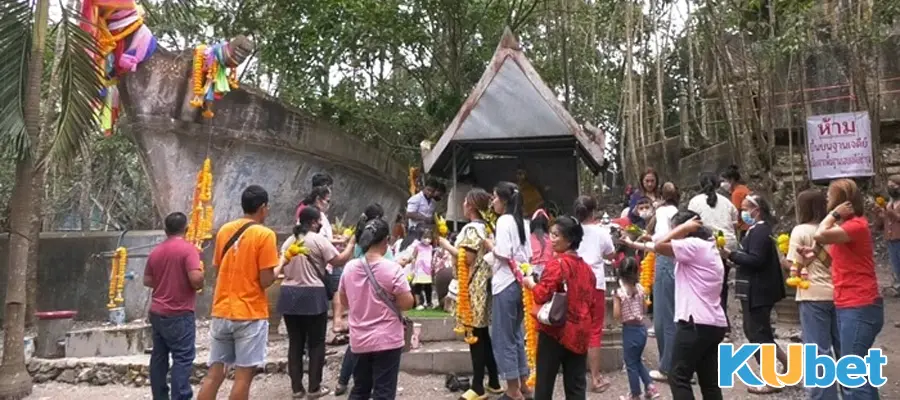 แนะนำแหล่งที่คนไทยนิยมขอหวย